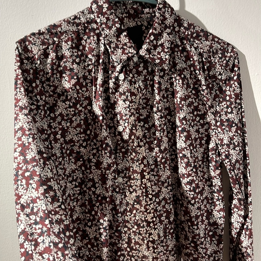 H&M Slim fit dress button down shirt. Holiday